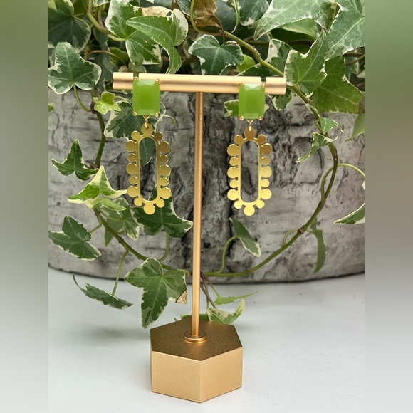 Delicate Flirty Art Deco Brass Earrings - Floral Elegant Drop Earrings - Picture 5 of 17